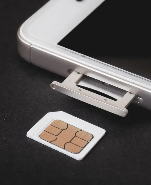 スマホの電源ボタンはどこ?